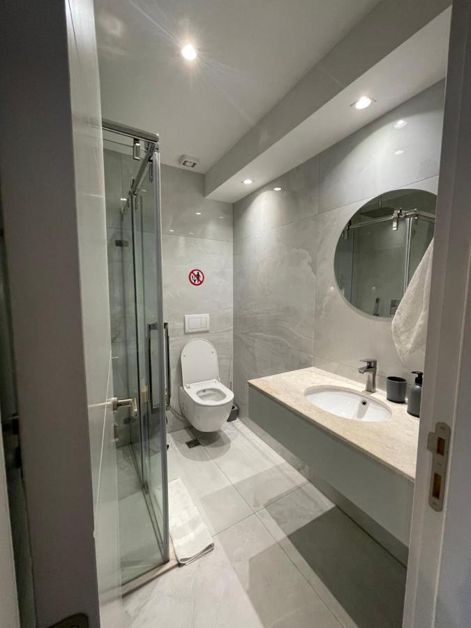 New Prishtina Luxury Rooms Prishtine Bagian luar foto