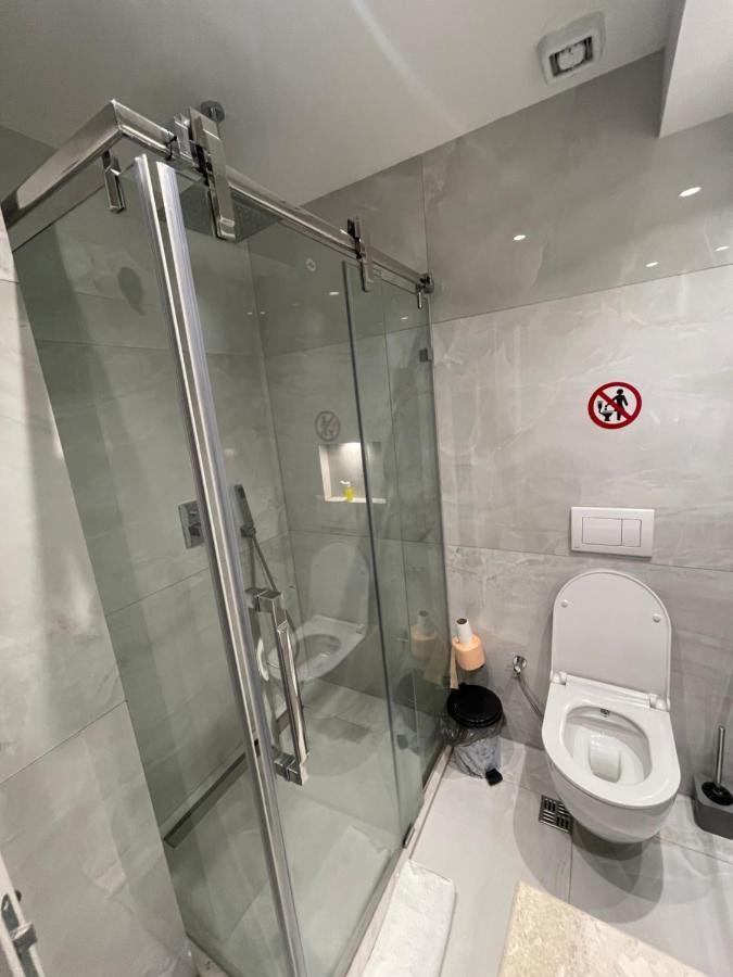 New Prishtina Luxury Rooms Prishtine Bagian luar foto