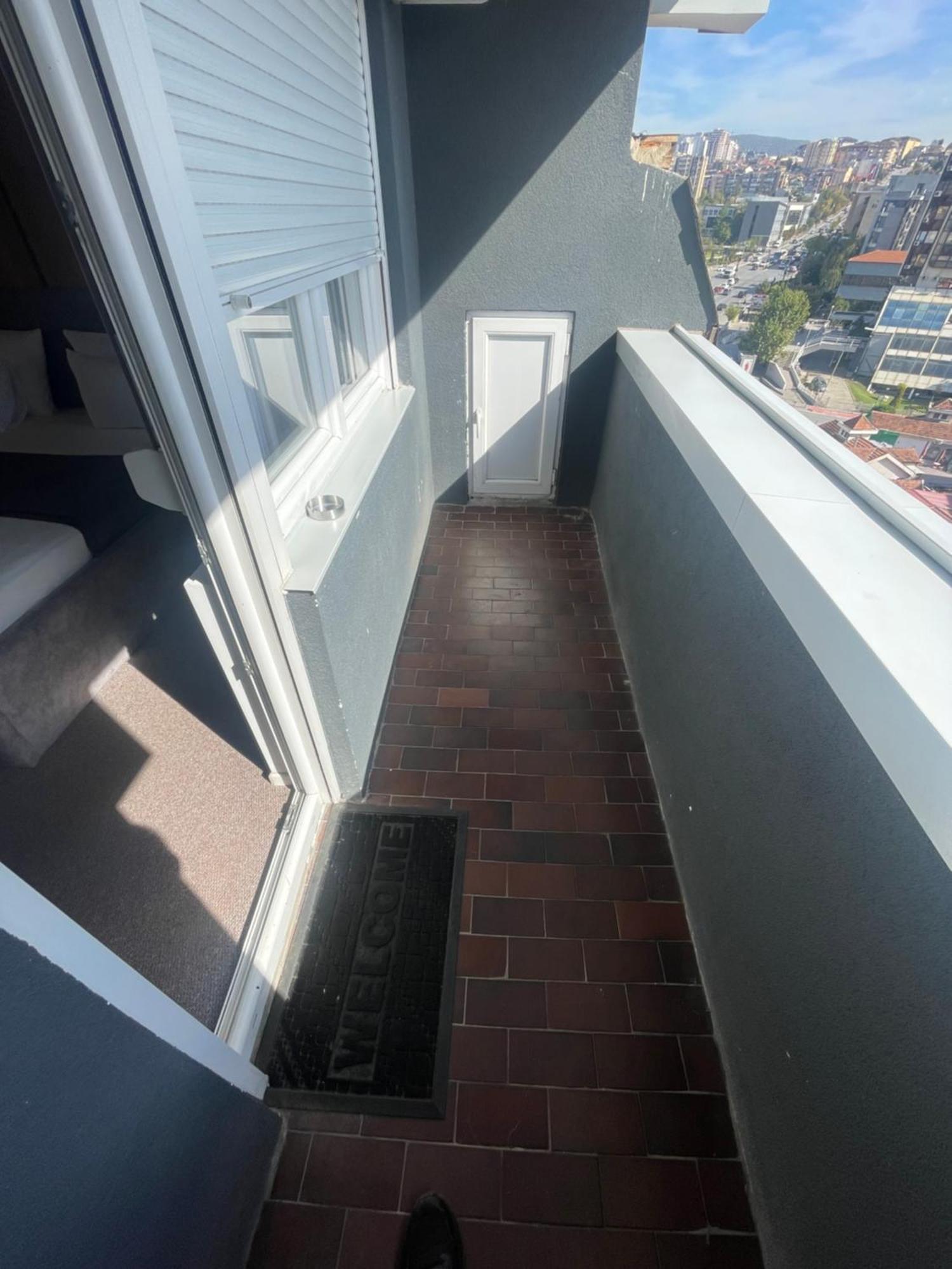 New Prishtina Luxury Rooms Prishtine Bagian luar foto